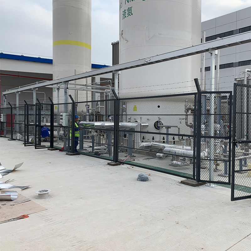 烤漆隔离带刺绳网