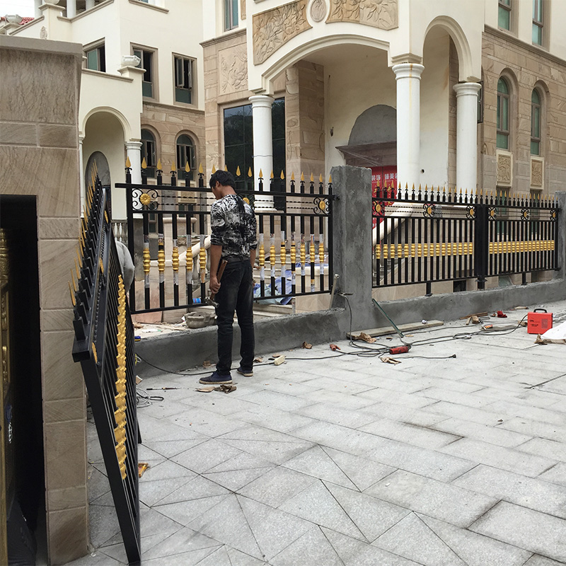 镀锌钢烤漆护栏