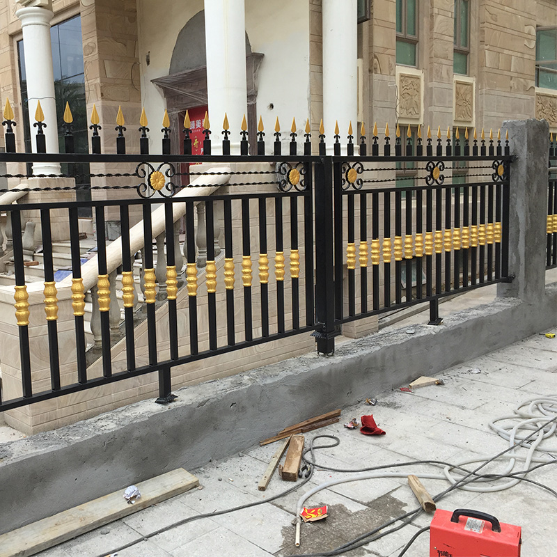 镀锌钢烤漆护栏